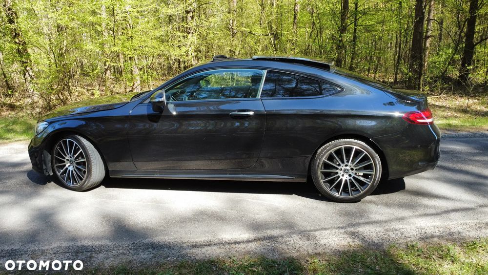 Mercedes-Benz Klasa C 200 4Matic 9G-TRONIC AMG Line - 2