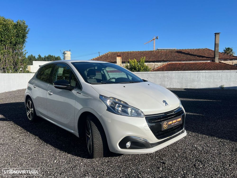 Peugeot 208 1.2 PureTech GT Line - 3