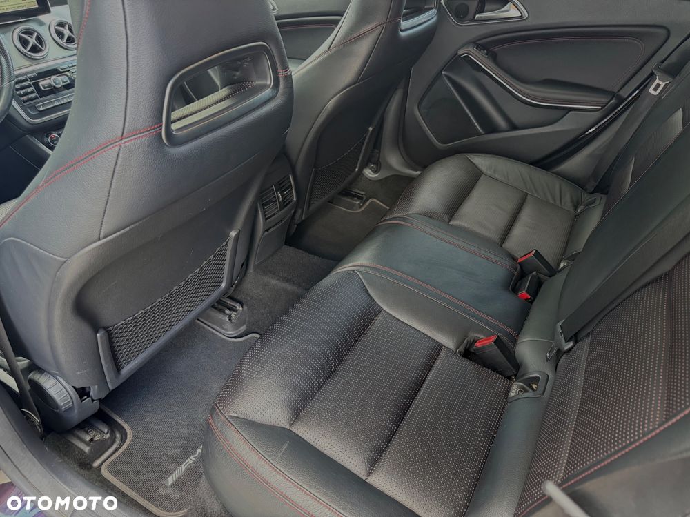 Mercedes-Benz CLA 200 7G-DCT AMG Line - 12