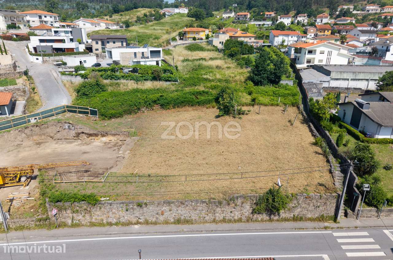Terreno urbano com 1.245 m² em Moreira de Cónegos, Guimarães - Grande imagem: 3/16
