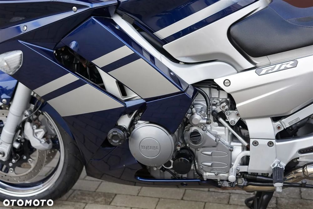 Yamaha FJR - 27
