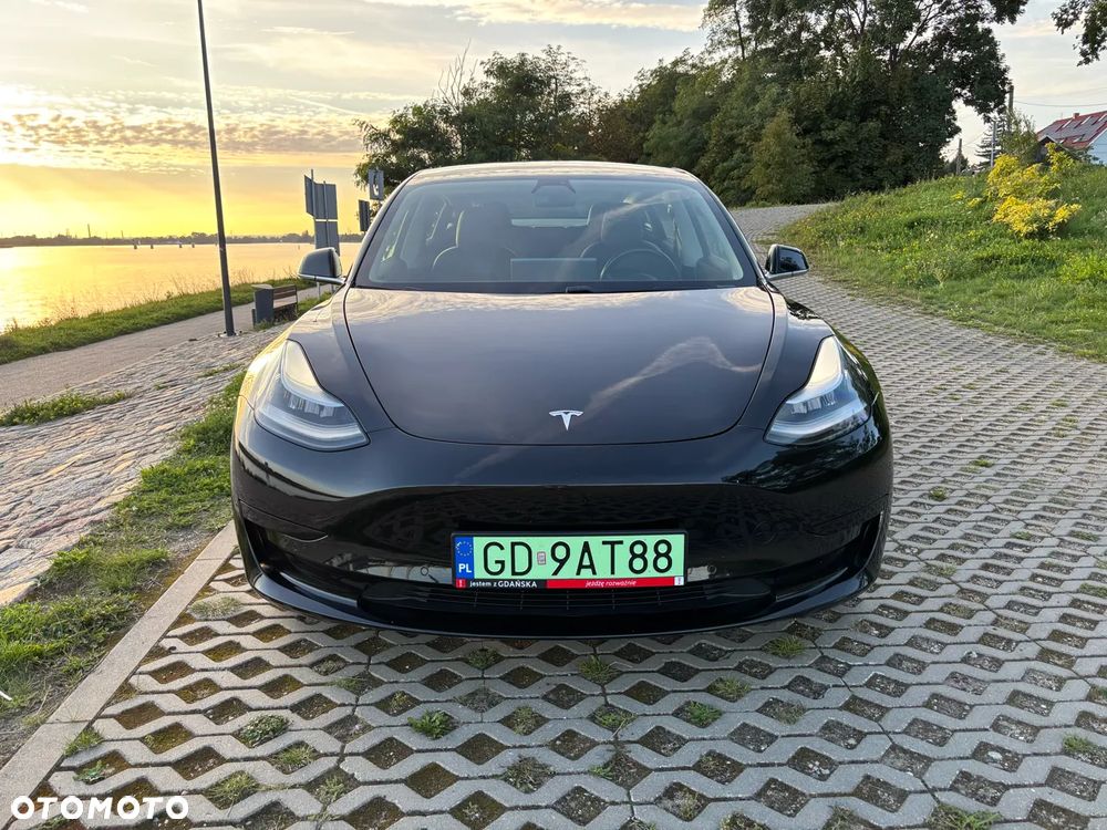 Tesla Model 3 Standard Reichweite Plus Hinterradantrieb - 3