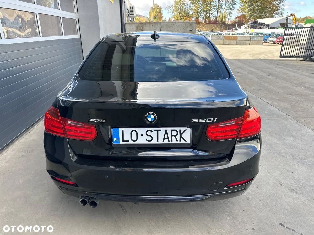 BMW Seria 3 328i xDrive Sport Line - 7