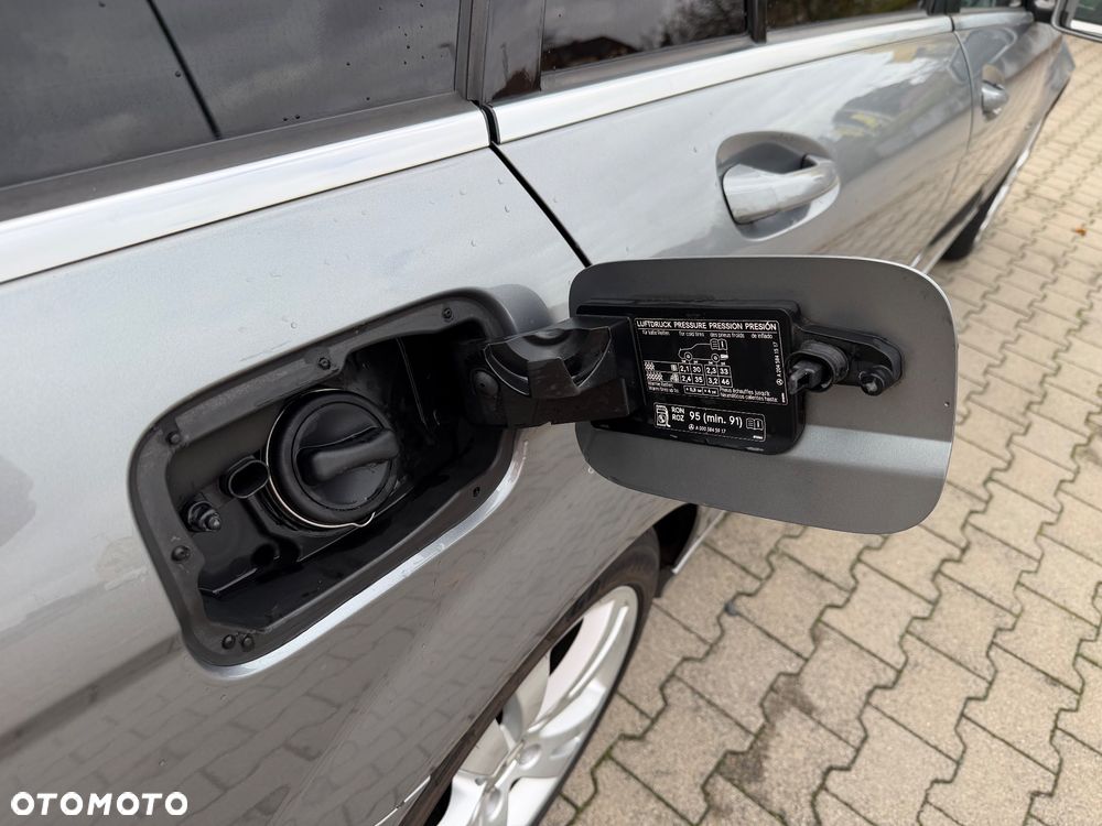 Mercedes-Benz Klasa C 180 K BlueEff Avantgarde - 12