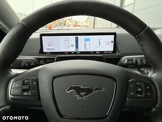 Ford Mustang Mach-E - 22
