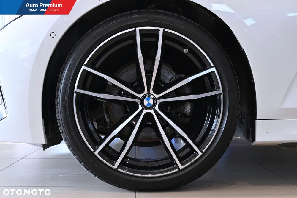 BMW Seria 3 320d xDrive - 22