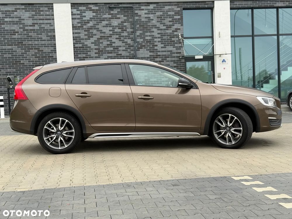 Volvo V60 Cross Country T5 AWD Summum - 8