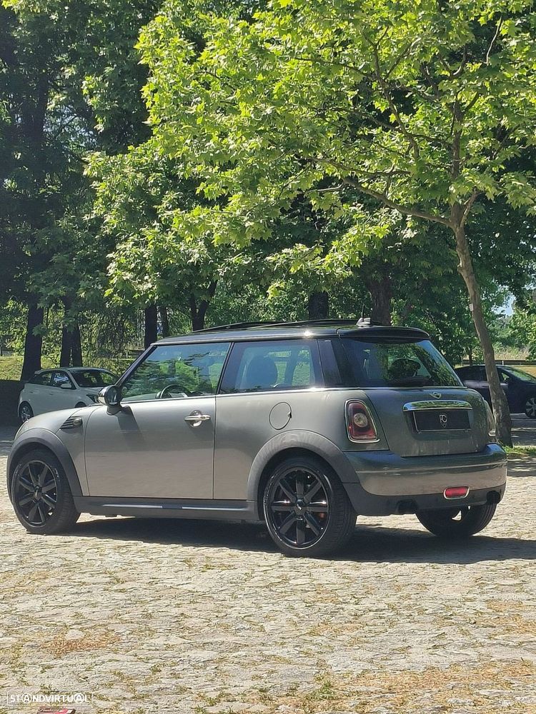 MINI 3 Portas One D - 8