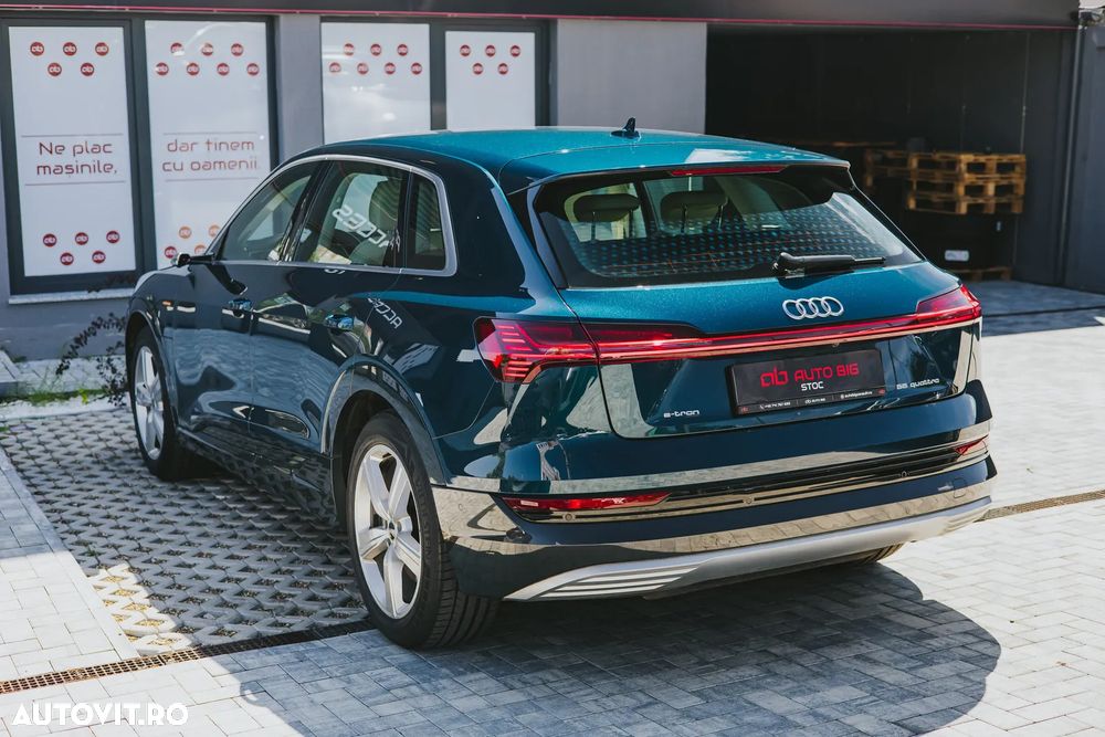 Audi e-tron - 12