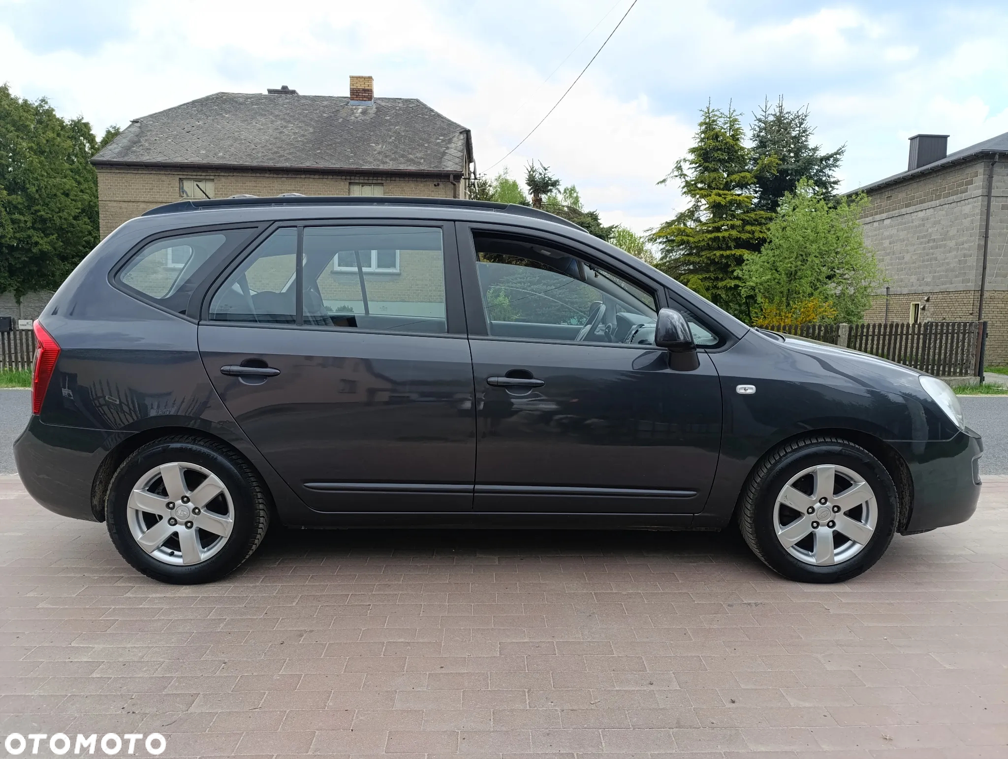 Kia Carens 2.0 CVVT LX - 16