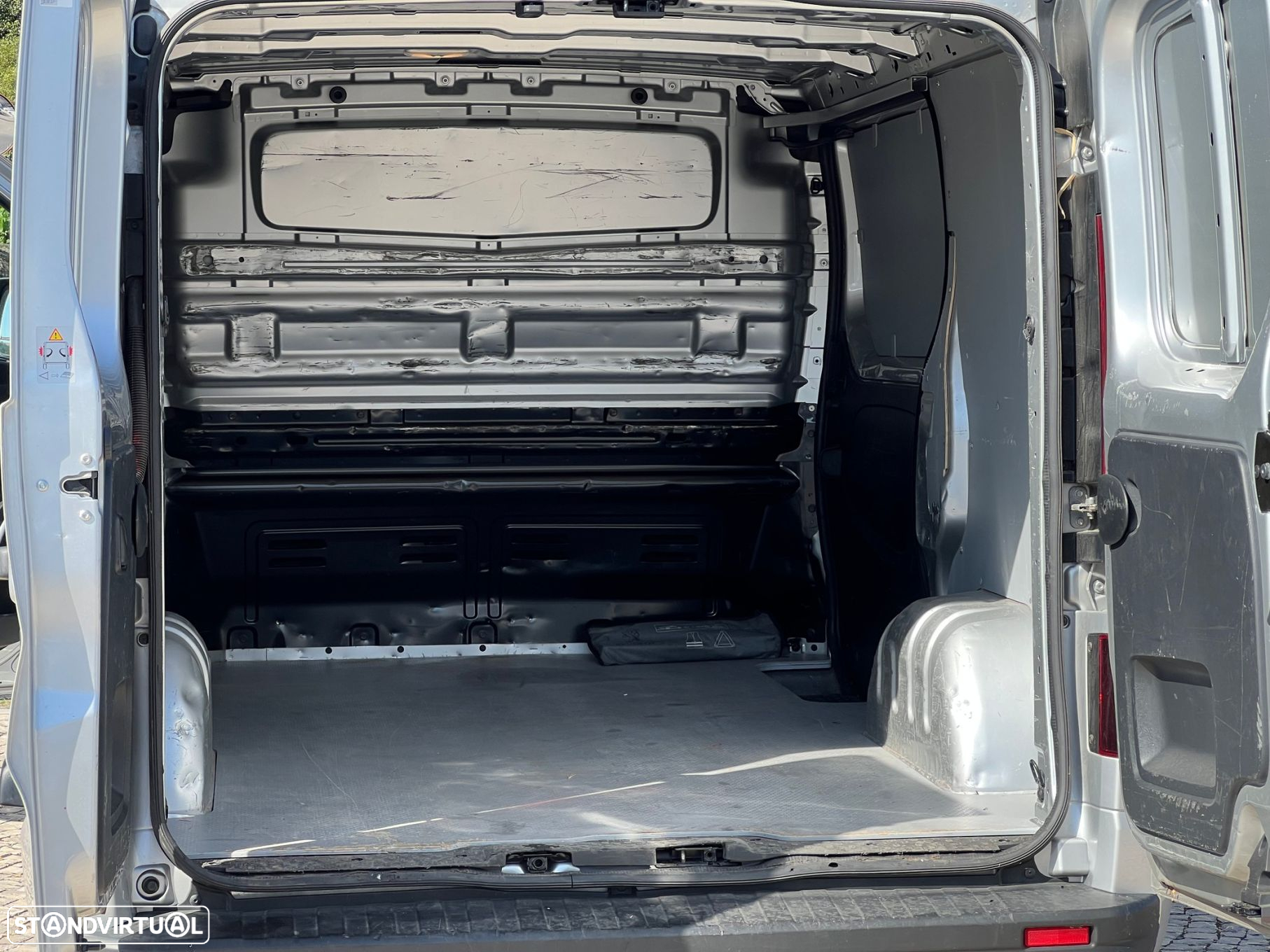 Opel Vivaro 1.6 CDTi L1H1 2.7T - 8