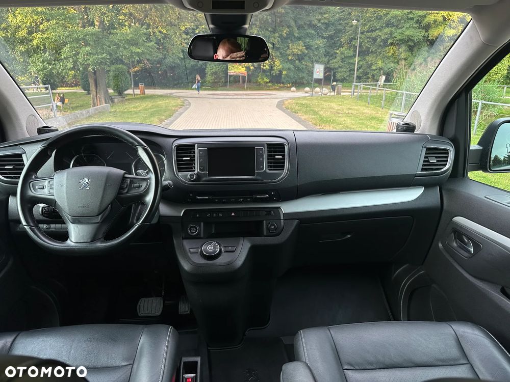 Peugeot Traveller L2 2.0 EAT8 Business VIP - 24