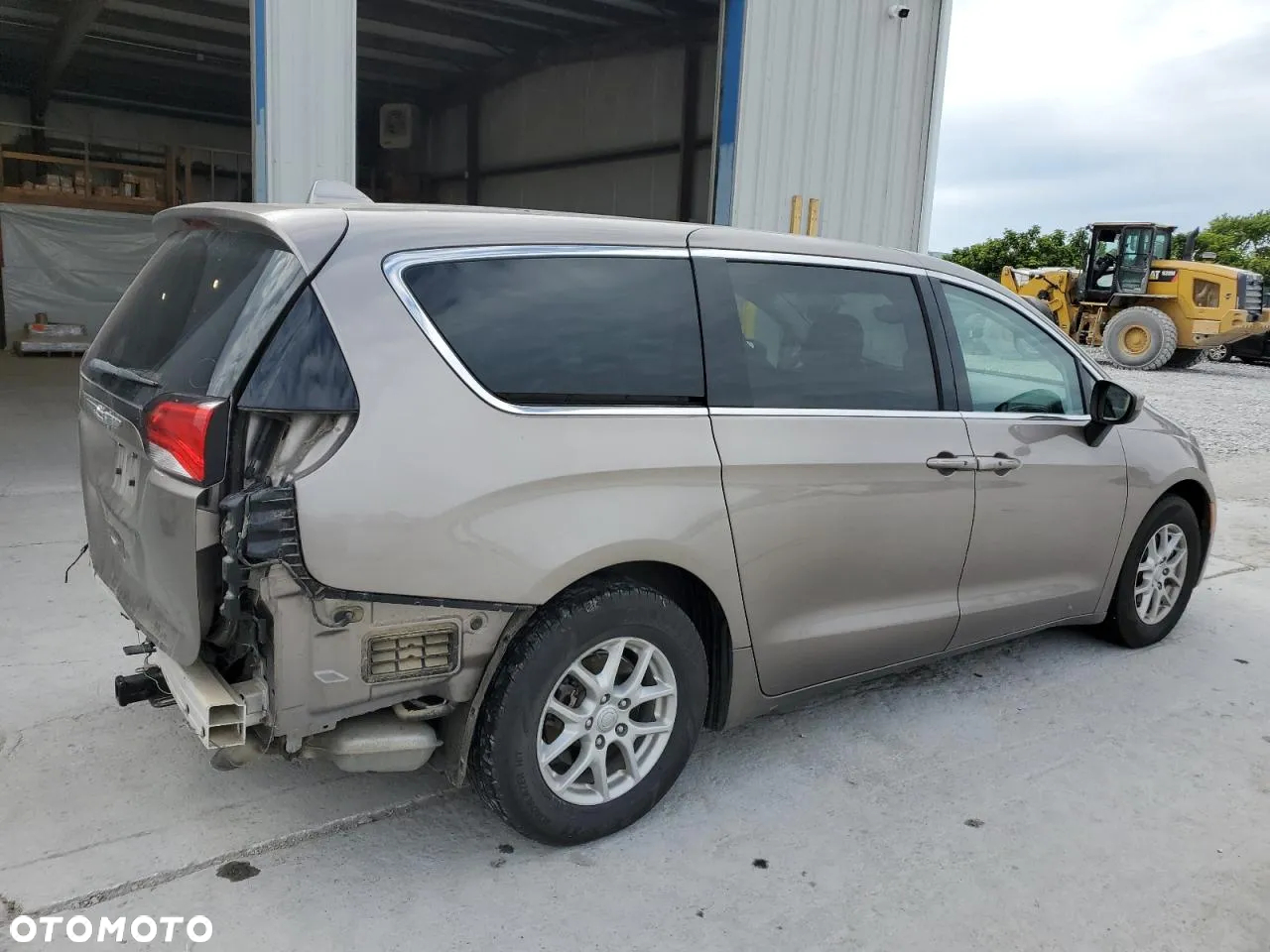 Chrysler Pacifica - 4