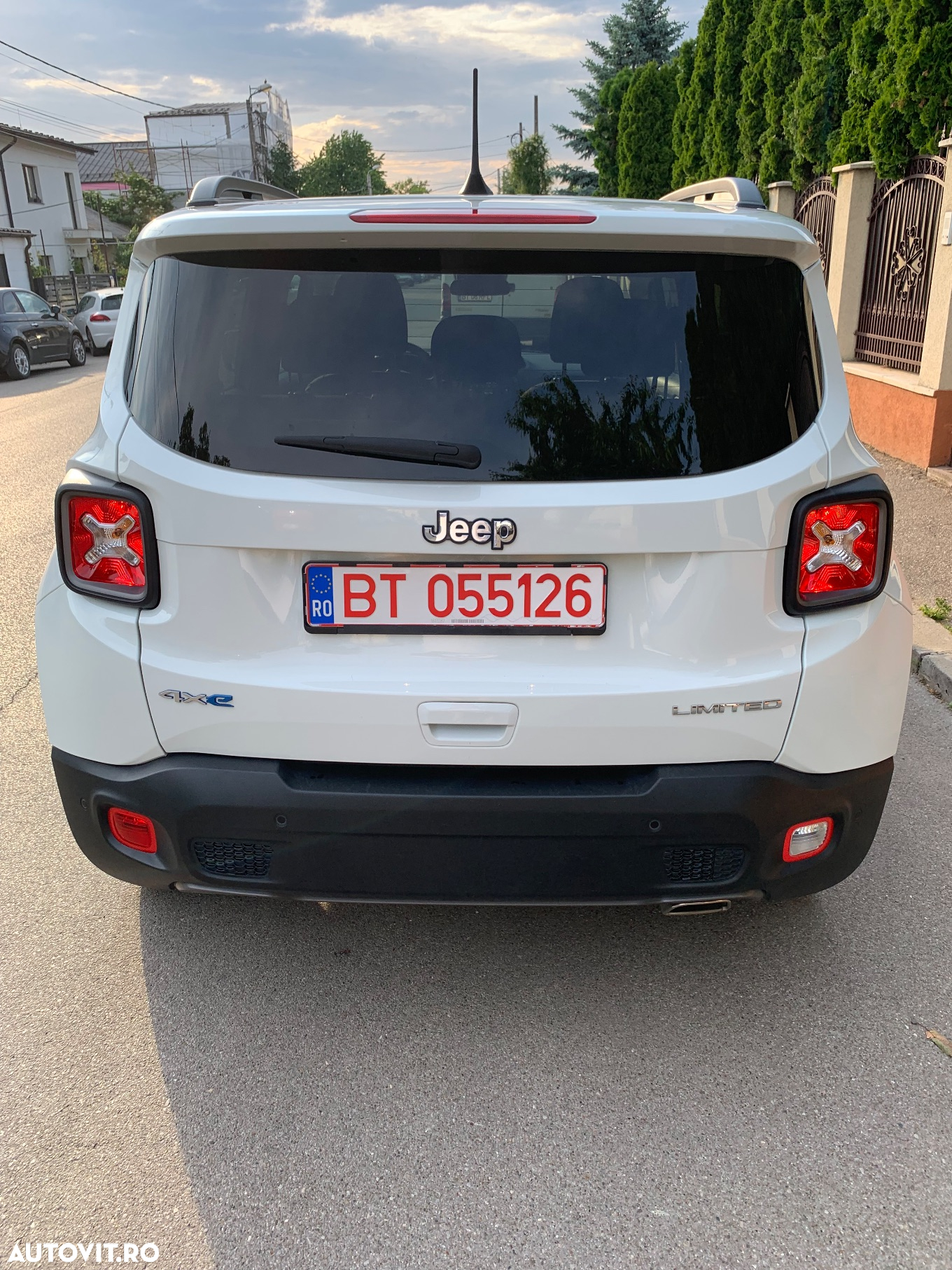 Jeep Renegade 1.3 T-GDI 4xe PLUG-IN Hybrid Automatik Summit - 36