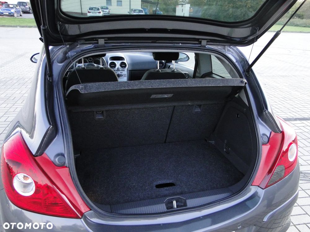 Opel Corsa 1.4 16V Active - 11