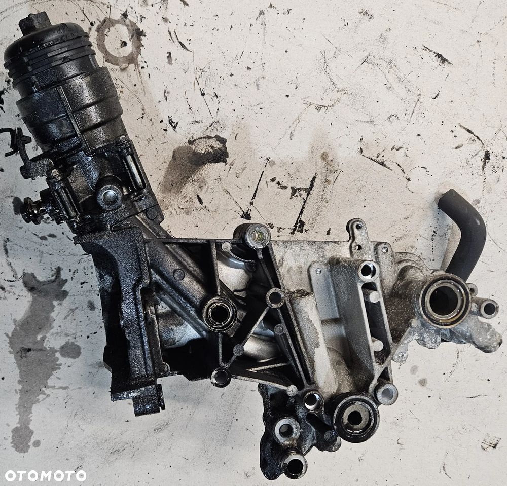 Opel Astra J 4 IV Zafira C 2.0 CDTI obudowa filtra oleju chłodnica chłodniczka oleju silnika 55578235 B20DTH - 2