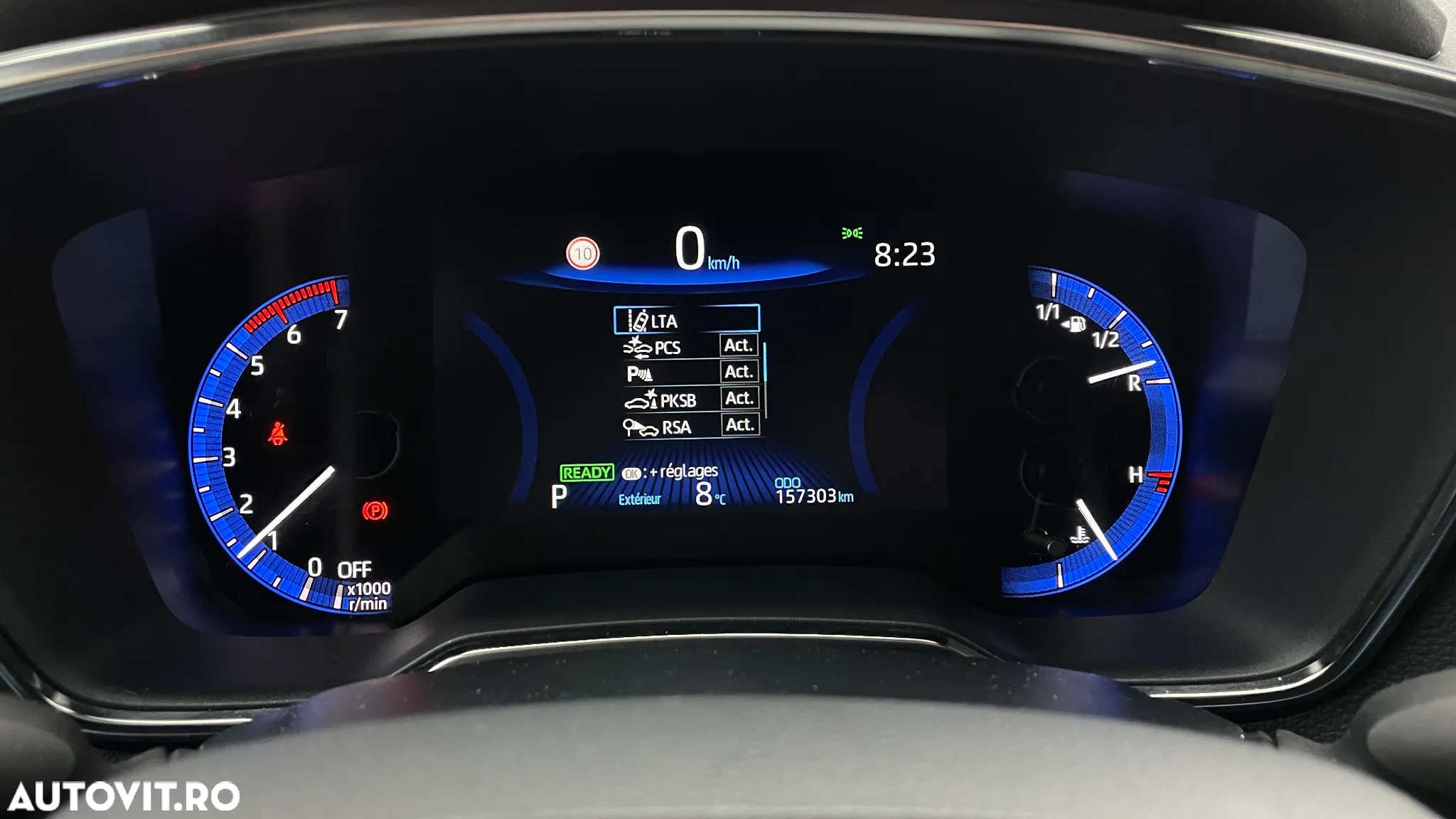 Toyota Corolla 1.8 Hybrid Comfort - 24