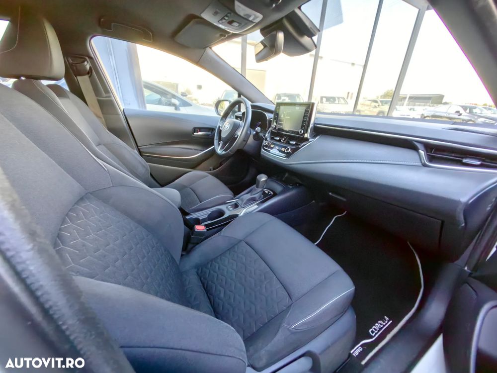 Toyota Corolla 1.8 HSD Business - 19