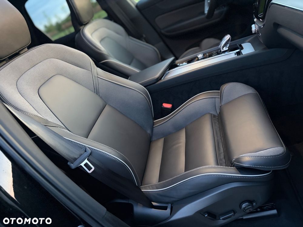 Volvo XC 60 B5 B AWD Plus Black Edition - 30
