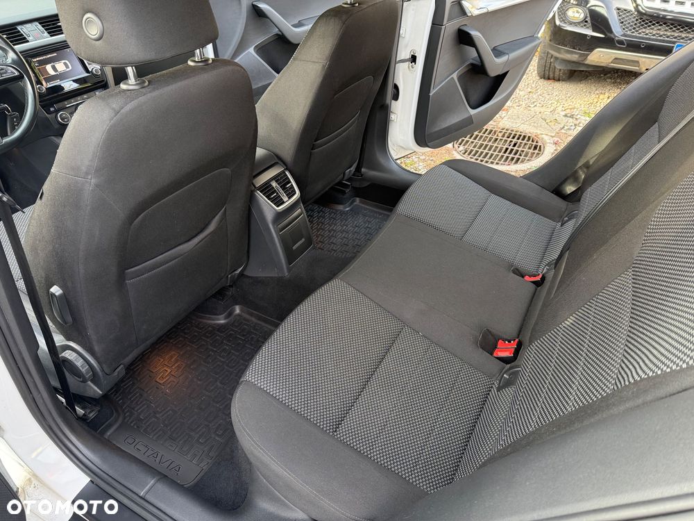 Skoda Octavia 1.6 TDI Edition - 10