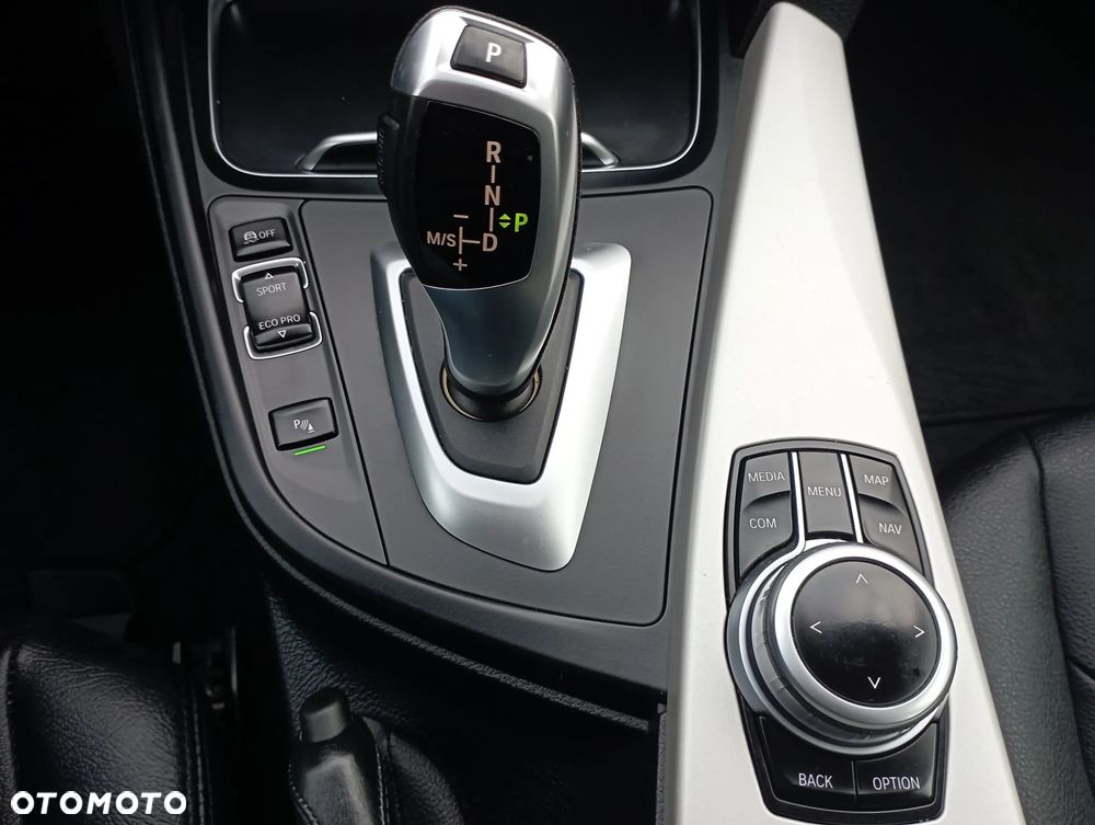 BMW Seria 3 318d Advantage - 17