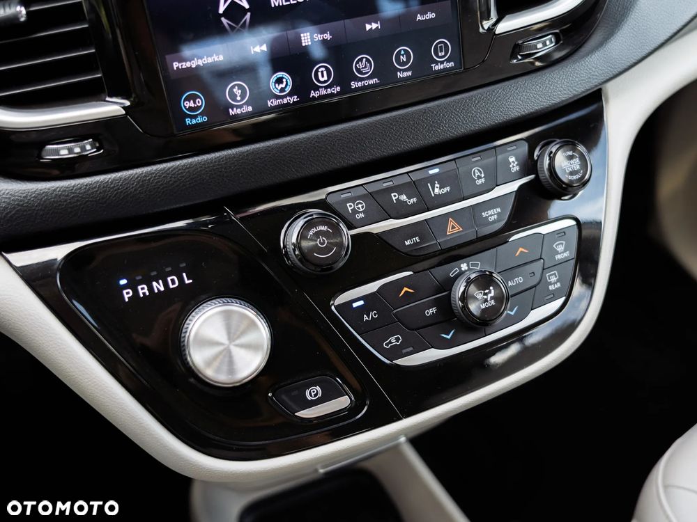 Chrysler Pacifica - 29