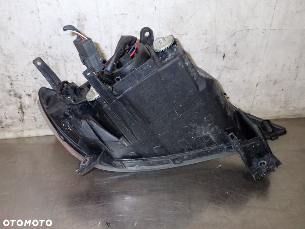 LAMPA LEWA PRZEDNIA MAZDA 2 1.4 - 4