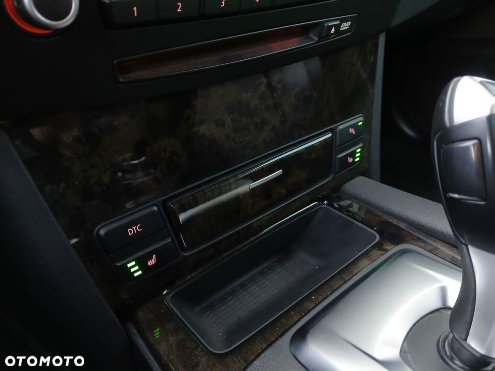 BMW Seria 5 540i - 23