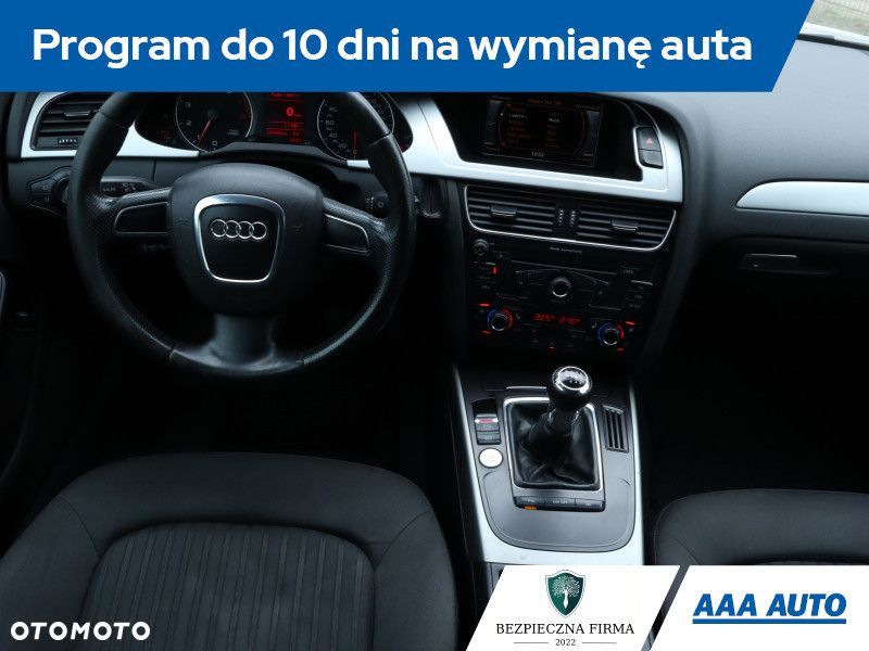 Audi A4 Limousine - 9