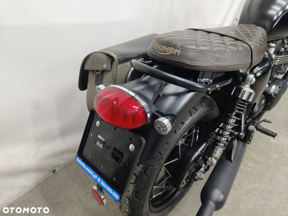 Triumph Bonneville - 10