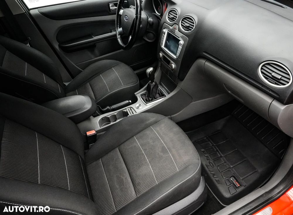 Ford Focus 1.6 TDCI DPF Titanium - 12