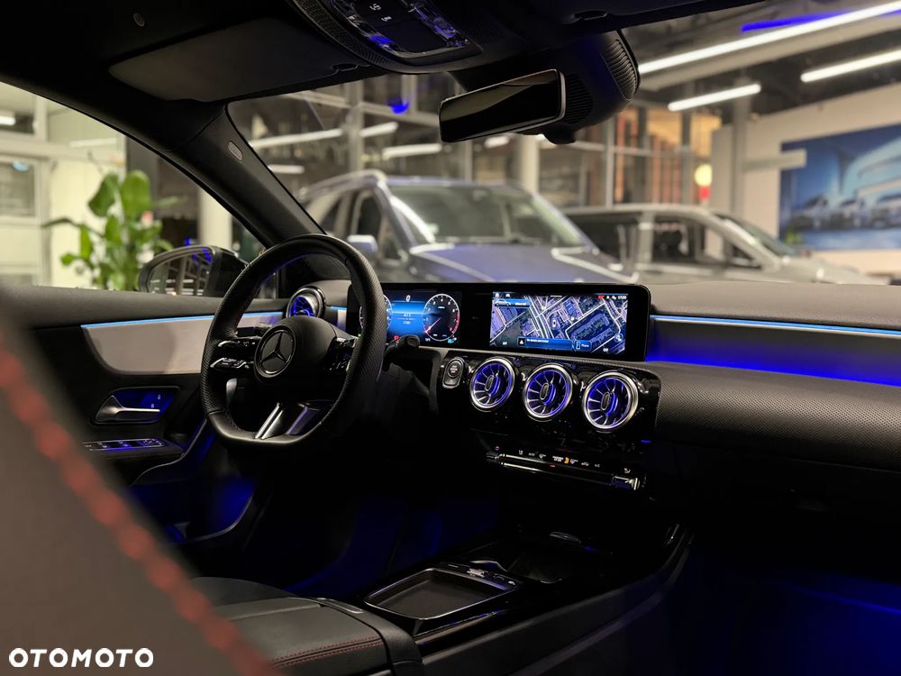 Mercedes-Benz Klasa A 200 AMG Line 7G-DCT - 12
