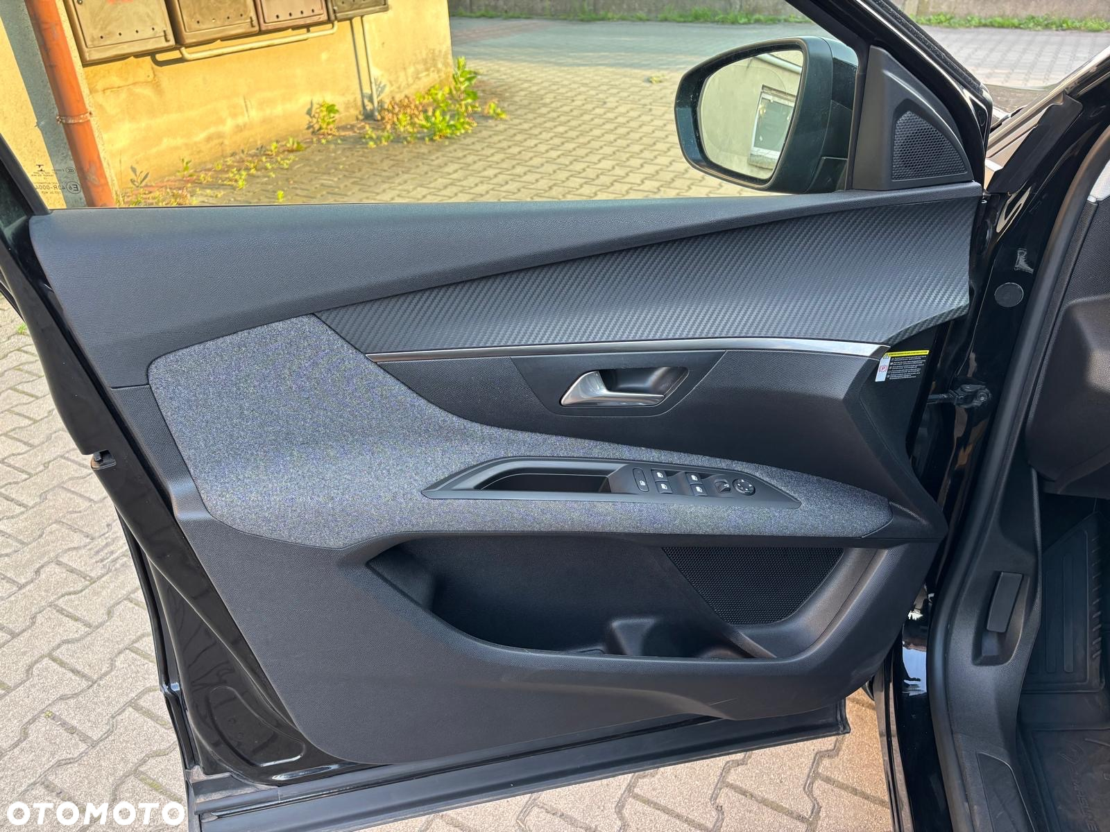 Peugeot 3008 1.2 PureTech Active S&S EAT6 - 14