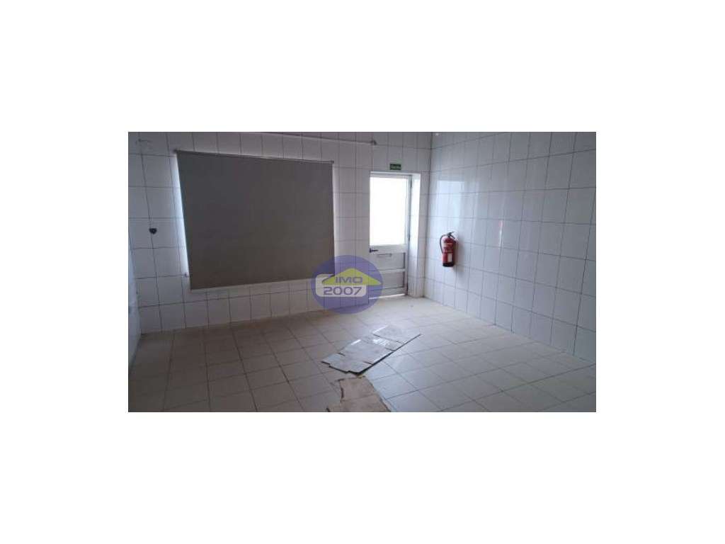 Loja para indústria em Vila Nova de Poiares - Grande imagem: 2/7