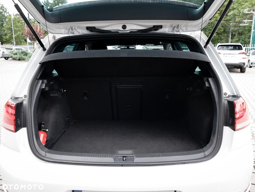 Volkswagen Golf - 9