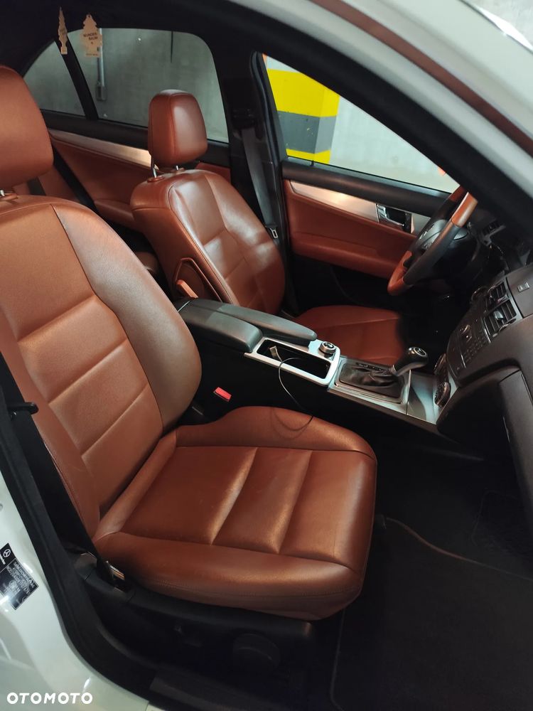 Mercedes-Benz Klasa C 220 CDI DPF Automatik Avantgarde - 3