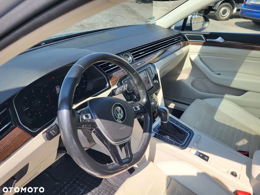 Volkswagen Passat 2.0 TDI SCR DSG Highline - 13
