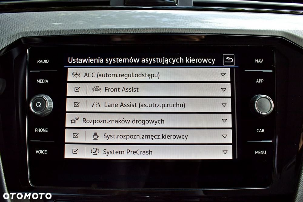 Volkswagen Passat Variant 2.0 TDI EVO Business DSG - 23