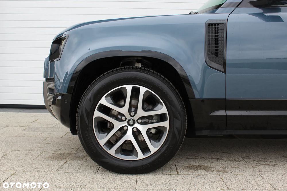 Land Rover Defender - 8