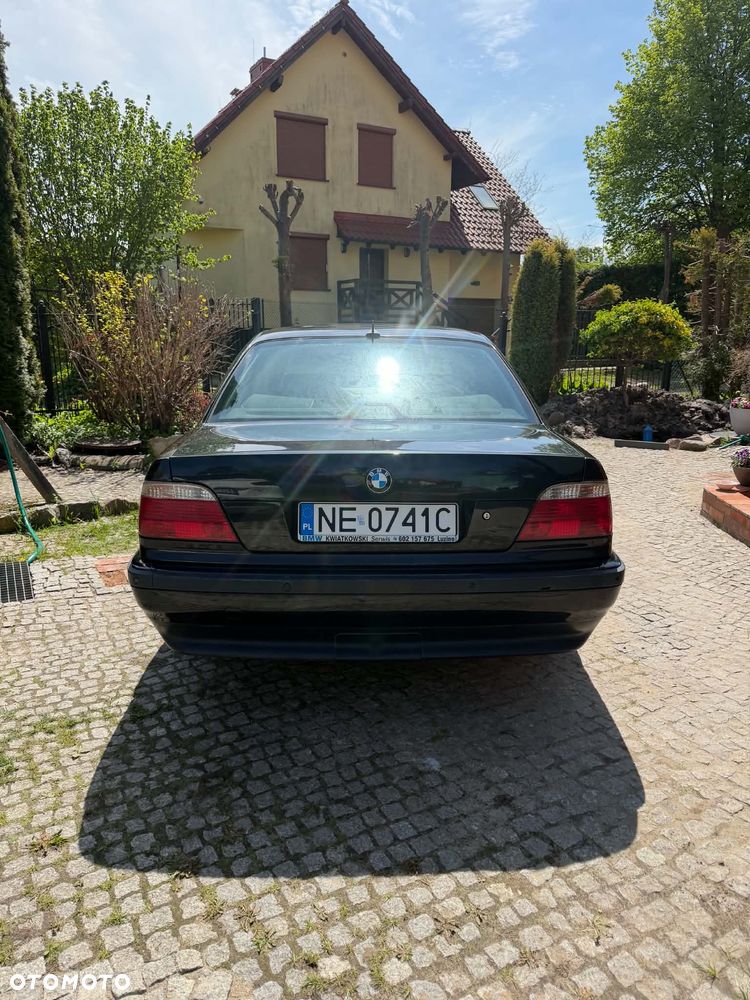 BMW Seria 7 740i - 4