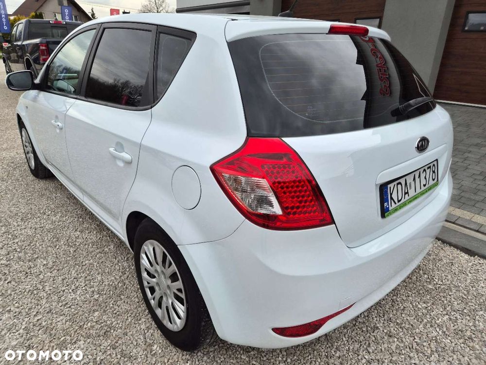 Kia Ceed - 6