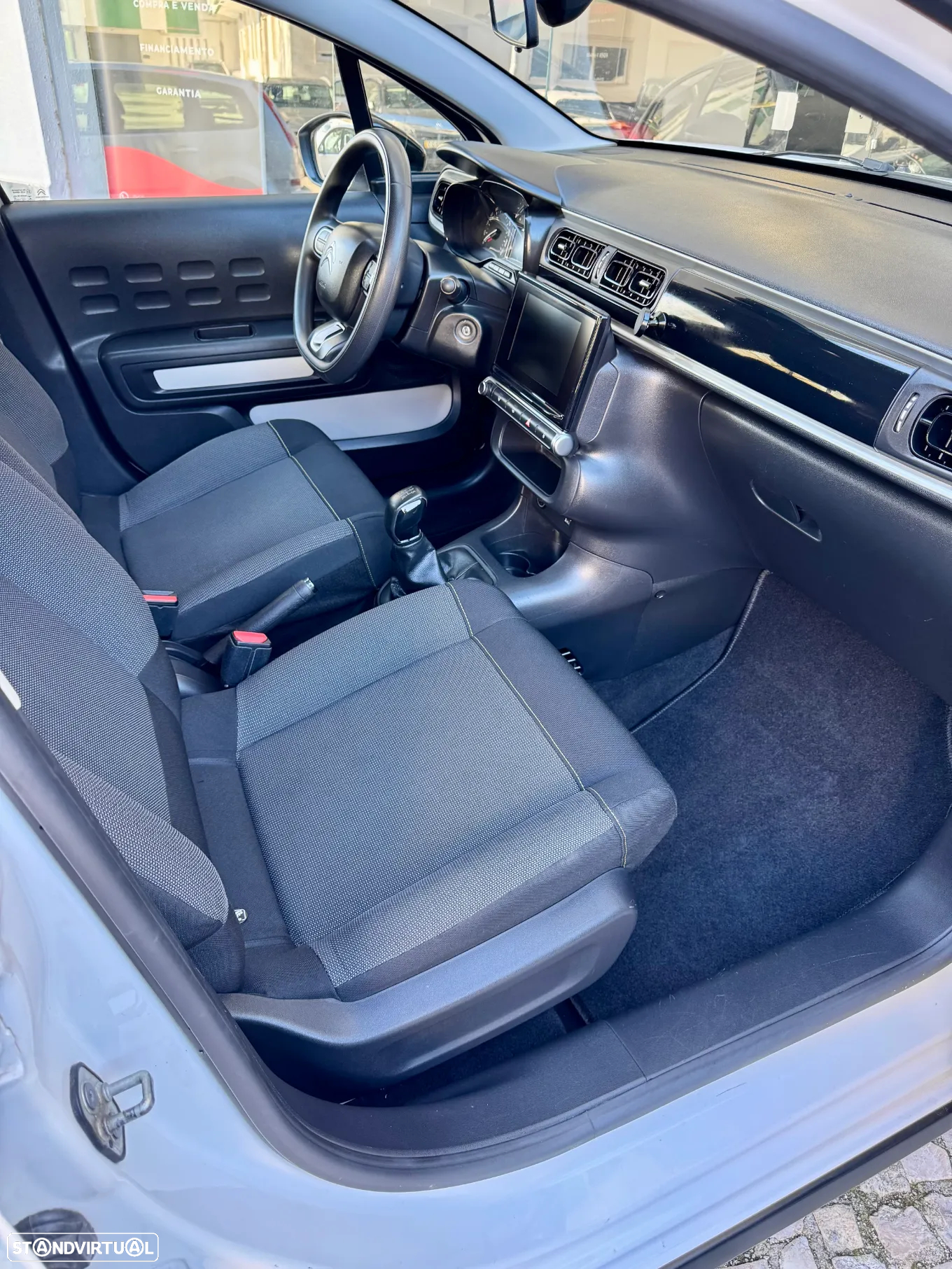 Citroën C3 1.2 PureTech Shine - 8