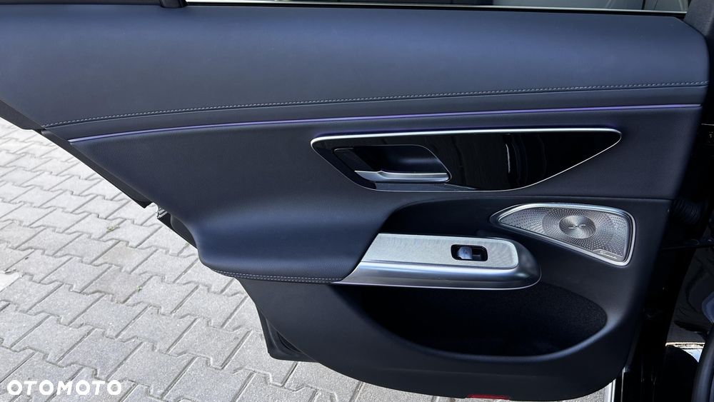 Mercedes-Benz Klasa E 220 d mHEV 4-Matic AMG 9G-Tronic - 27