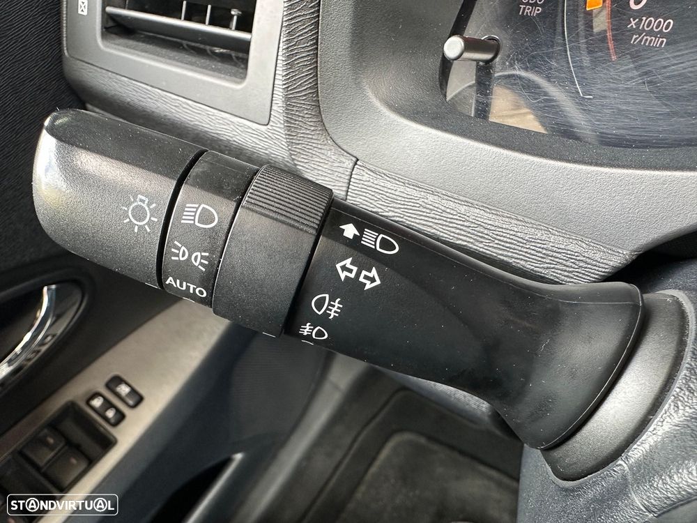 Toyota Avensis SW 2.0 D-4D Exclusive +Pele+GPS - 6