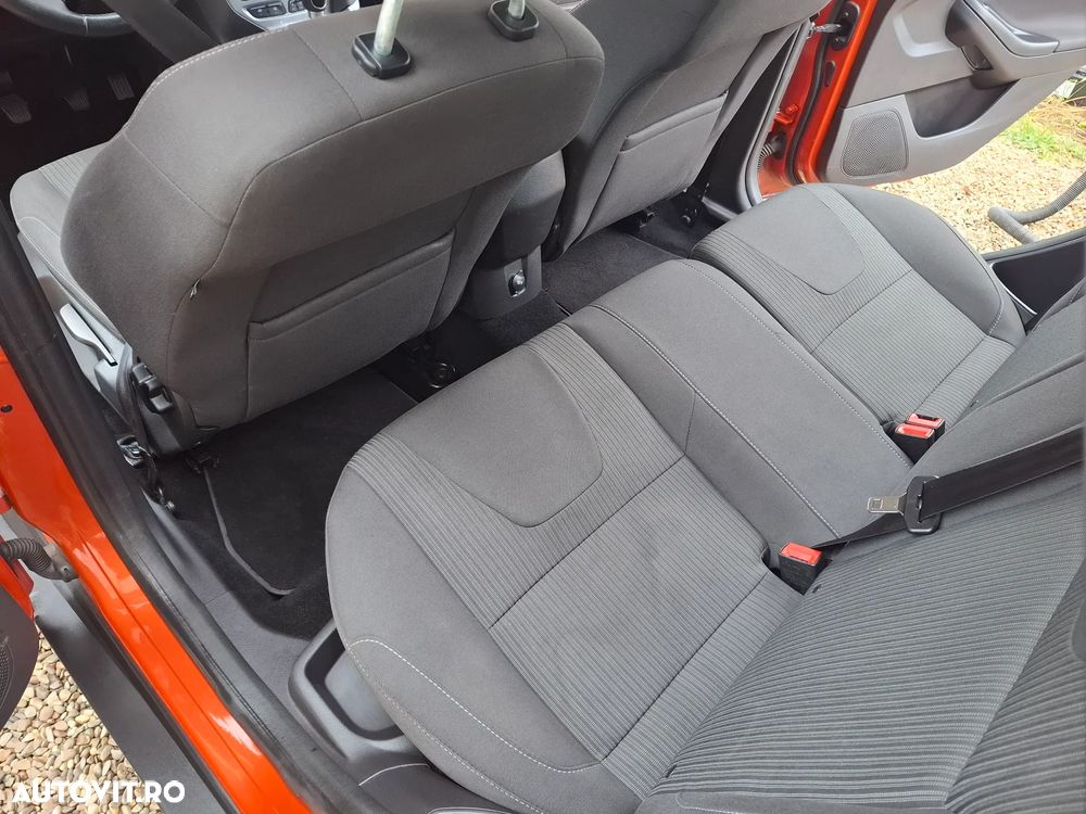 Ford Focus - 13