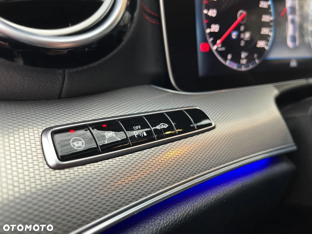 Mercedes-Benz Klasa E 43 AMG 4Matic 9G-TRONIC - 23