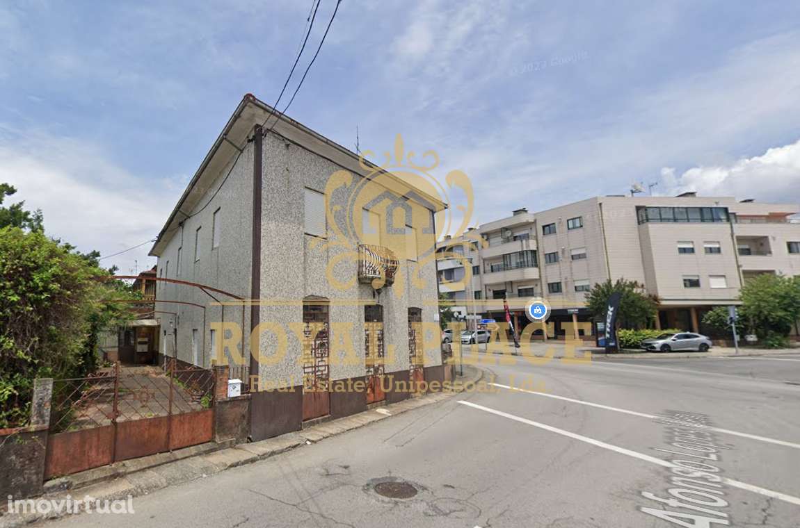 Moradia com terreno no Centro de Arrifana - Grande imagem: 3/30