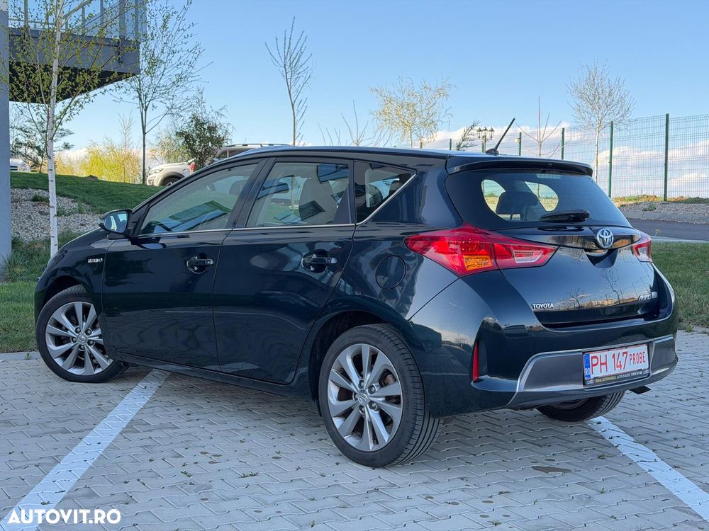 Toyota Auris 1.8 L VVT-i Luna - 4