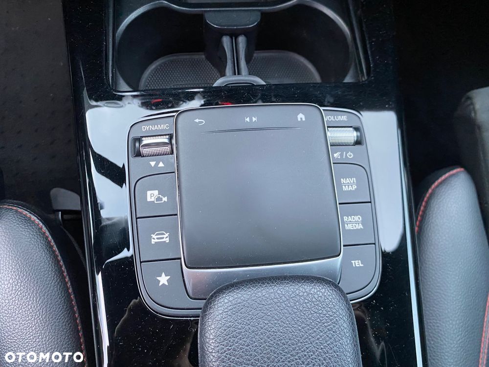 Mercedes-Benz Klasa A ver-200-d-8g--dct-amg-line - 13