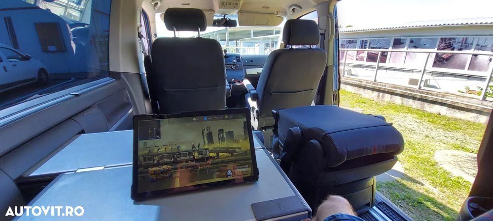 Volkswagen Multivan - 25